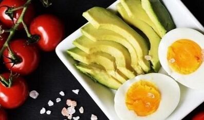 lose weight on the keto diet, what you can and can't eat